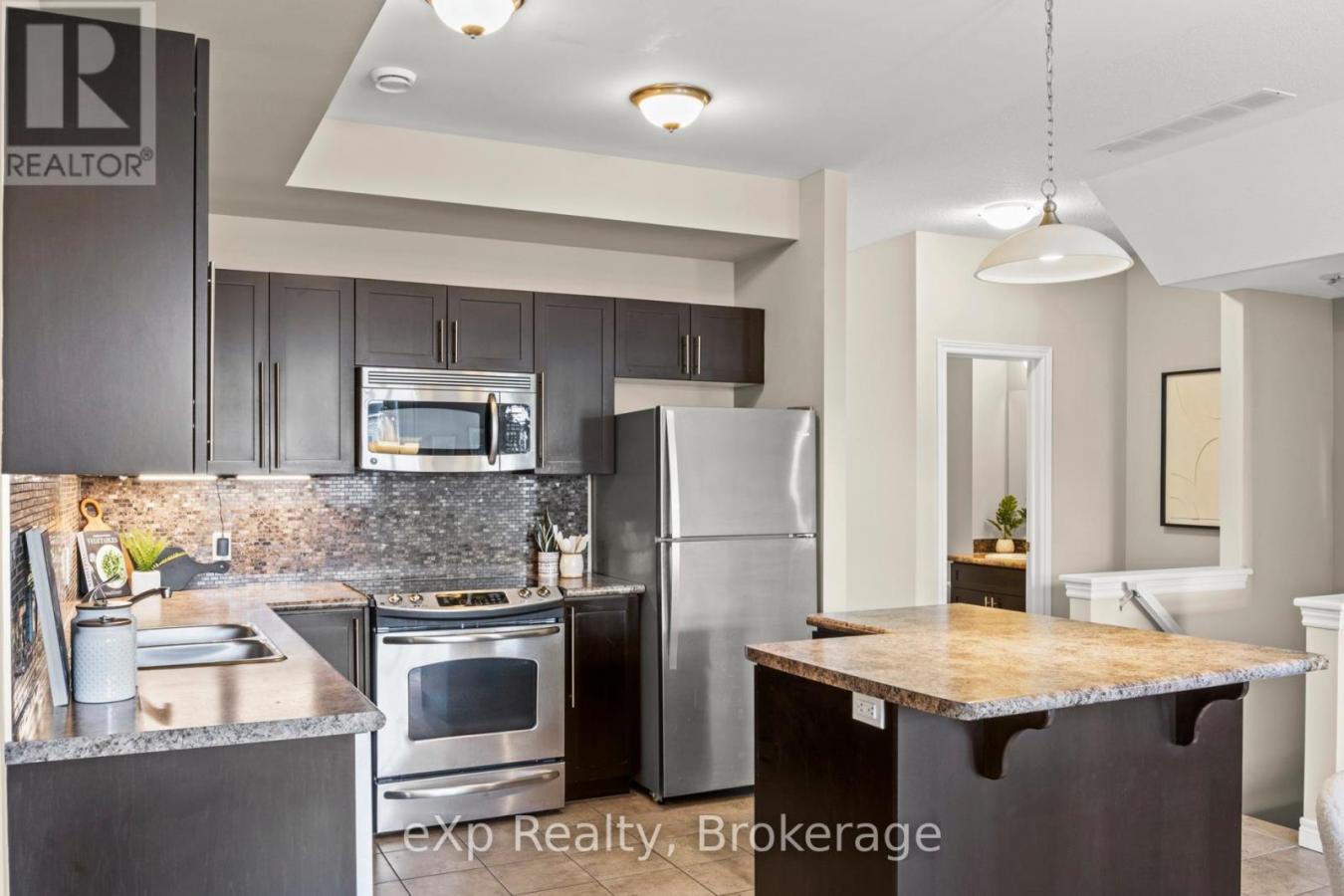 Guelph (Downtown), ON, N1H0A4, Canada, 3 Bedrooms Bedrooms, ,2 BathroomsBathrooms,Residential,For Sale,1900312