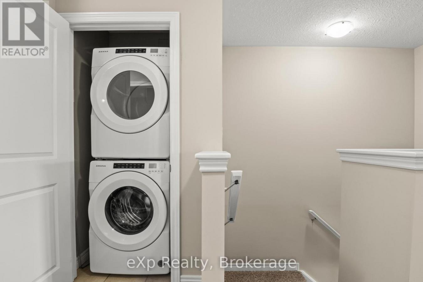 Guelph (Downtown), ON, N1H0A4, Canada, 3 Bedrooms Bedrooms, ,2 BathroomsBathrooms,Residential,For Sale,1900312