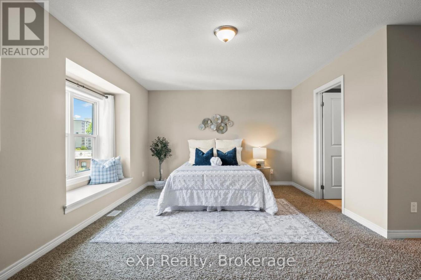 Guelph (Downtown), ON, N1H0A4, Canada, 3 Bedrooms Bedrooms, ,2 BathroomsBathrooms,Residential,For Sale,1900312