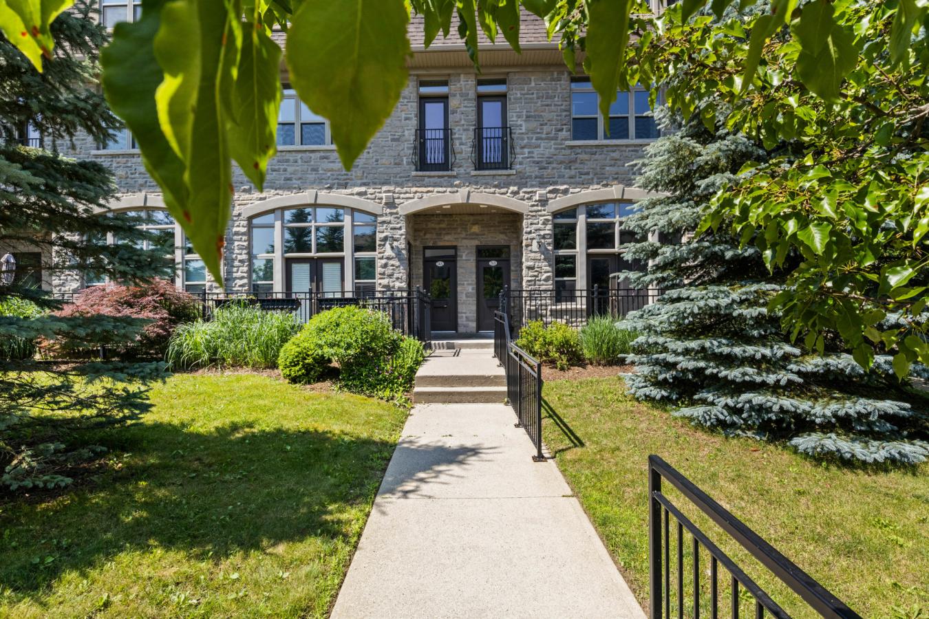 Guelph (Downtown), ON, N1H0A4, Canada, 3 Bedrooms Bedrooms, ,2 BathroomsBathrooms,Residential,For Sale,1900312 Guelph (Downtown), ON, N1H0A4, Canada, 3 Bedrooms Bedrooms, ,2 BathroomsBathrooms,Residential,For Sale,1900312