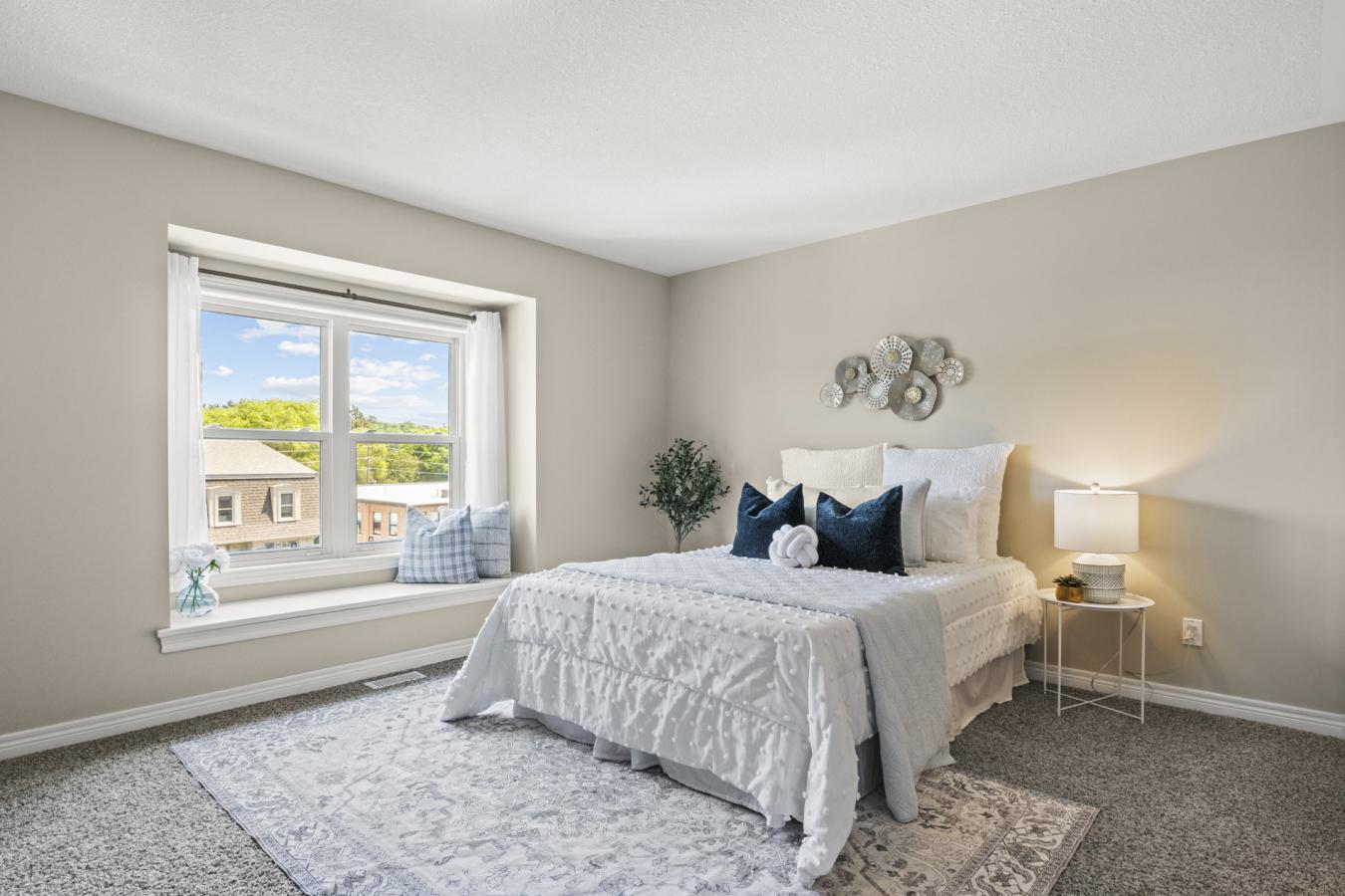 Guelph (Downtown), ON, N1H0A4, Canada, 3 Bedrooms Bedrooms, ,2 BathroomsBathrooms,Residential,For Sale,1900312