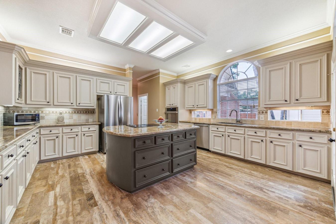 Kingwood, Texas, 77345, United States, 5 Bedrooms Bedrooms, ,3 BathroomsBathrooms,Residential,For Sale,1900307
