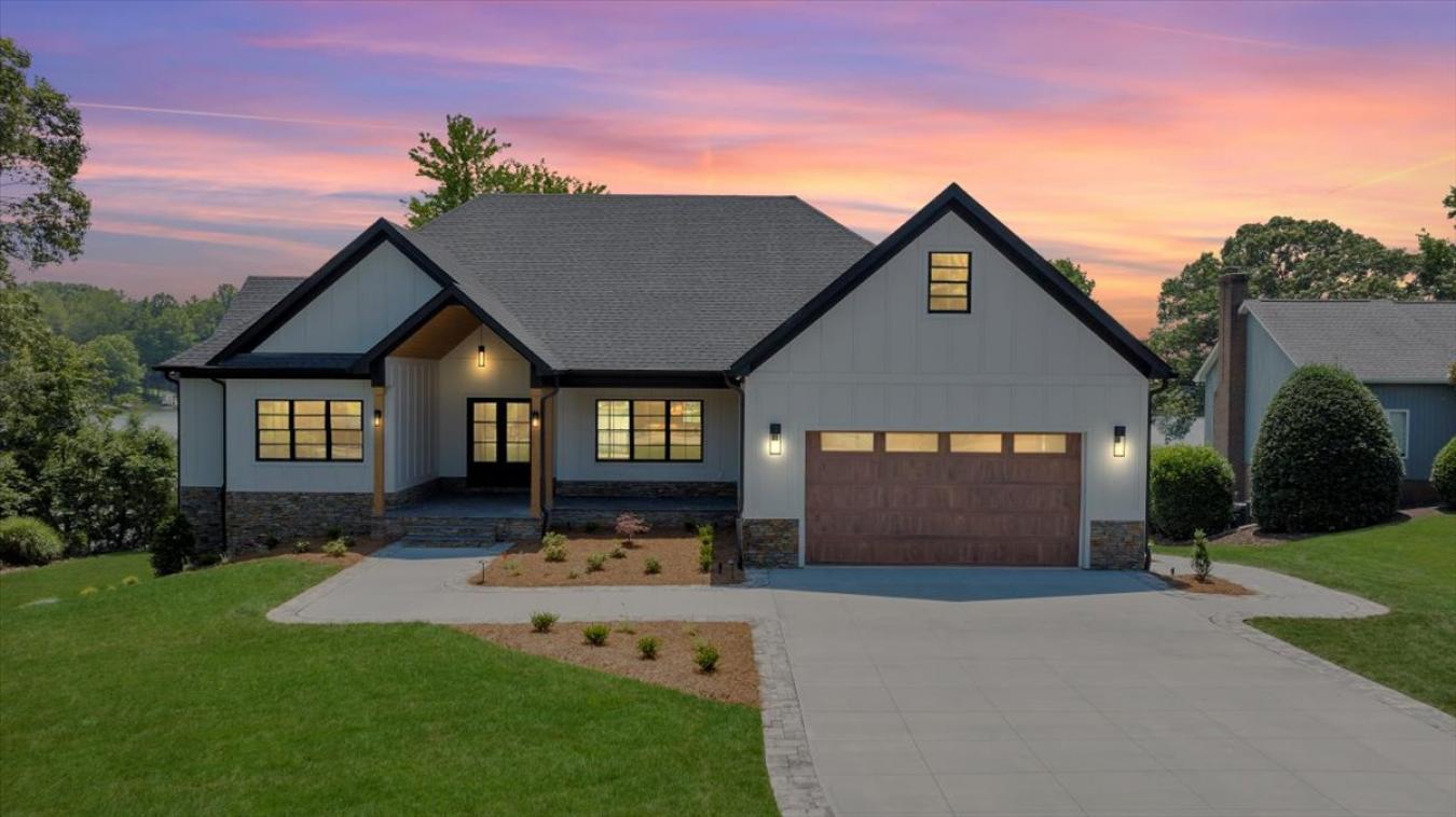 Penhook, Franklin, 24137, United States, 5 Bedrooms Bedrooms, ,4 BathroomsBathrooms,Residential,For Sale,1900303