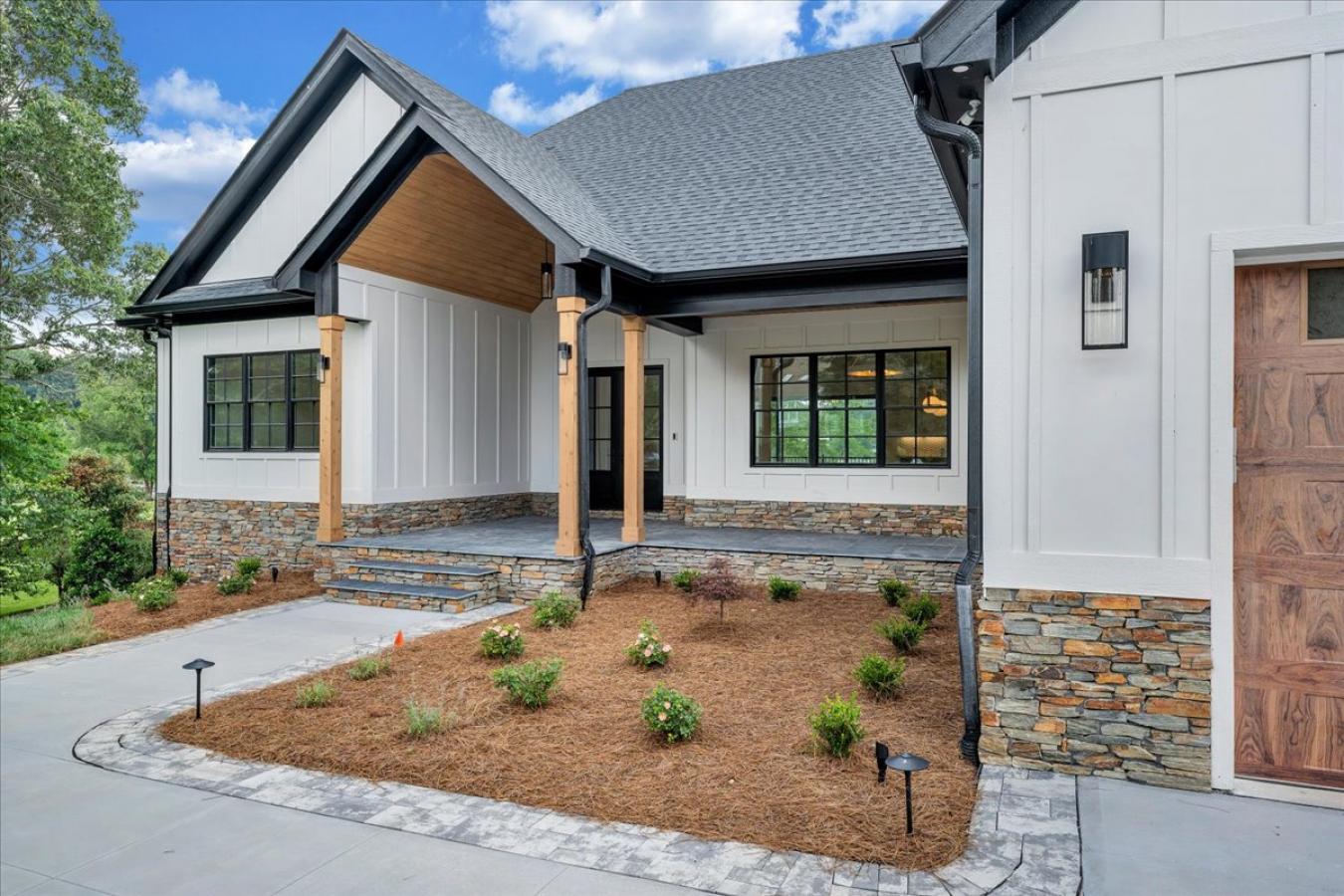 Penhook, Franklin, 24137, United States, 5 Bedrooms Bedrooms, ,4 BathroomsBathrooms,Residential,For Sale,1900303