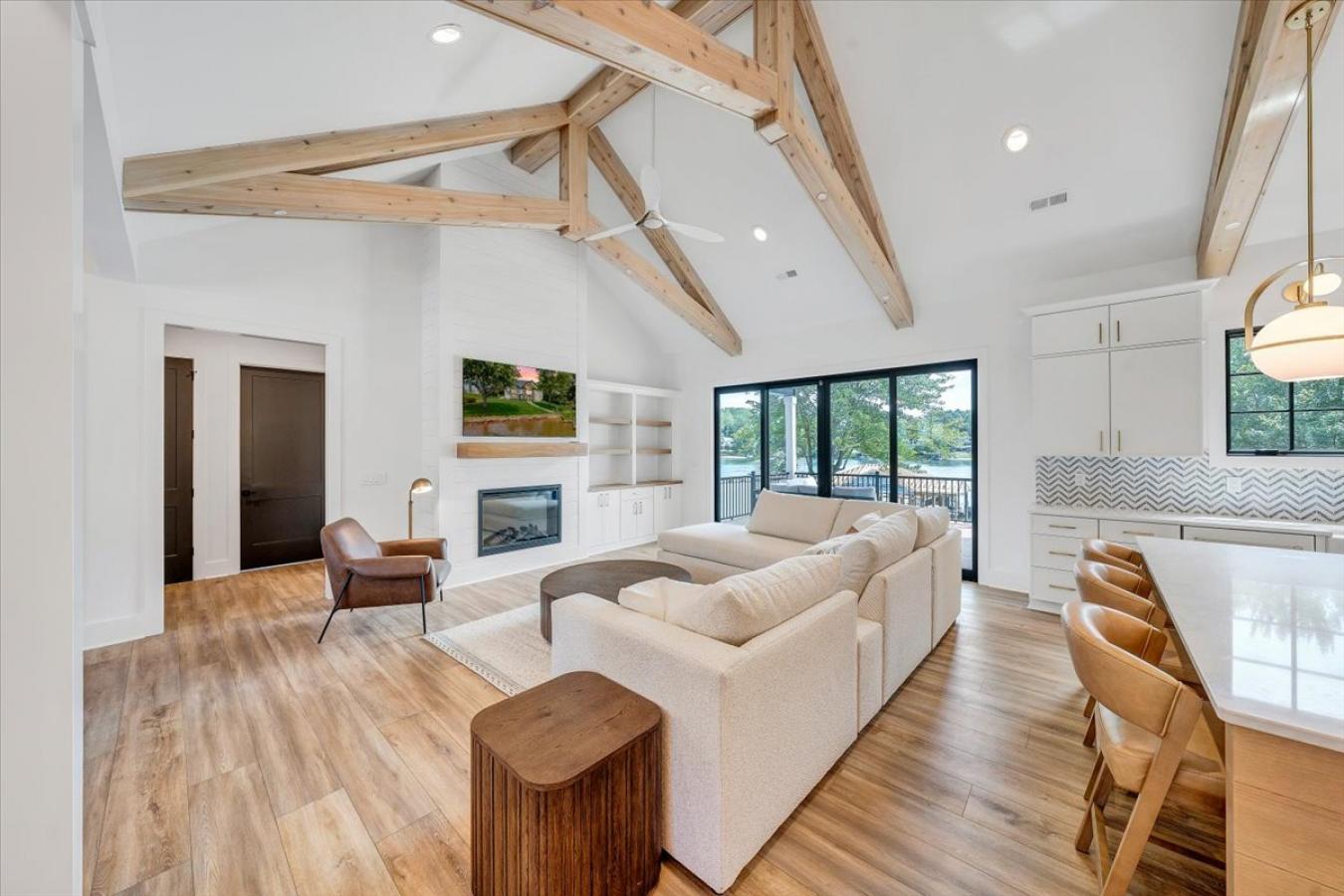 Penhook, Franklin, 24137, United States, 5 Bedrooms Bedrooms, ,4 BathroomsBathrooms,Residential,For Sale,1900303