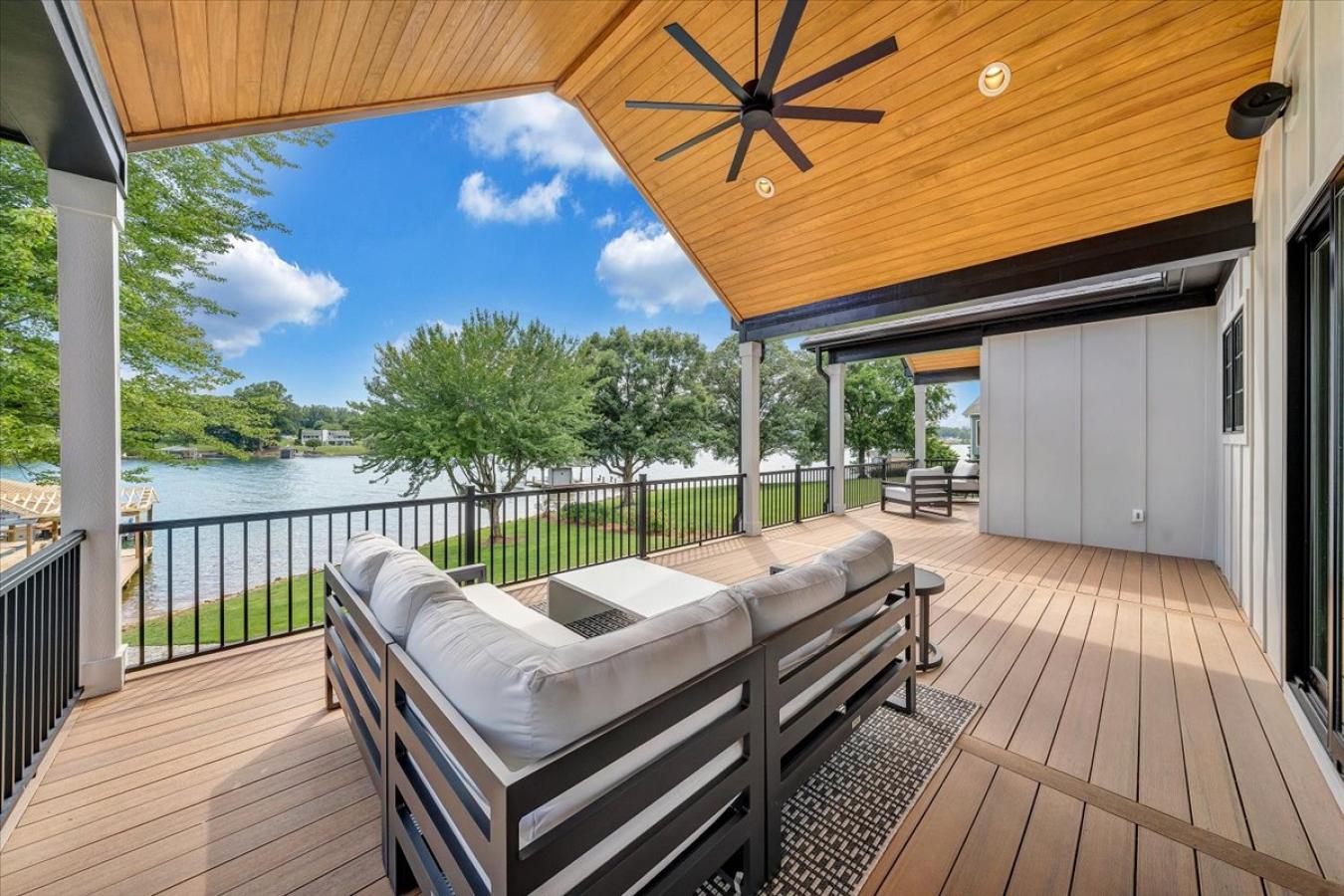 Penhook, Franklin, 24137, United States, 5 Bedrooms Bedrooms, ,4 BathroomsBathrooms,Residential,For Sale,1900303