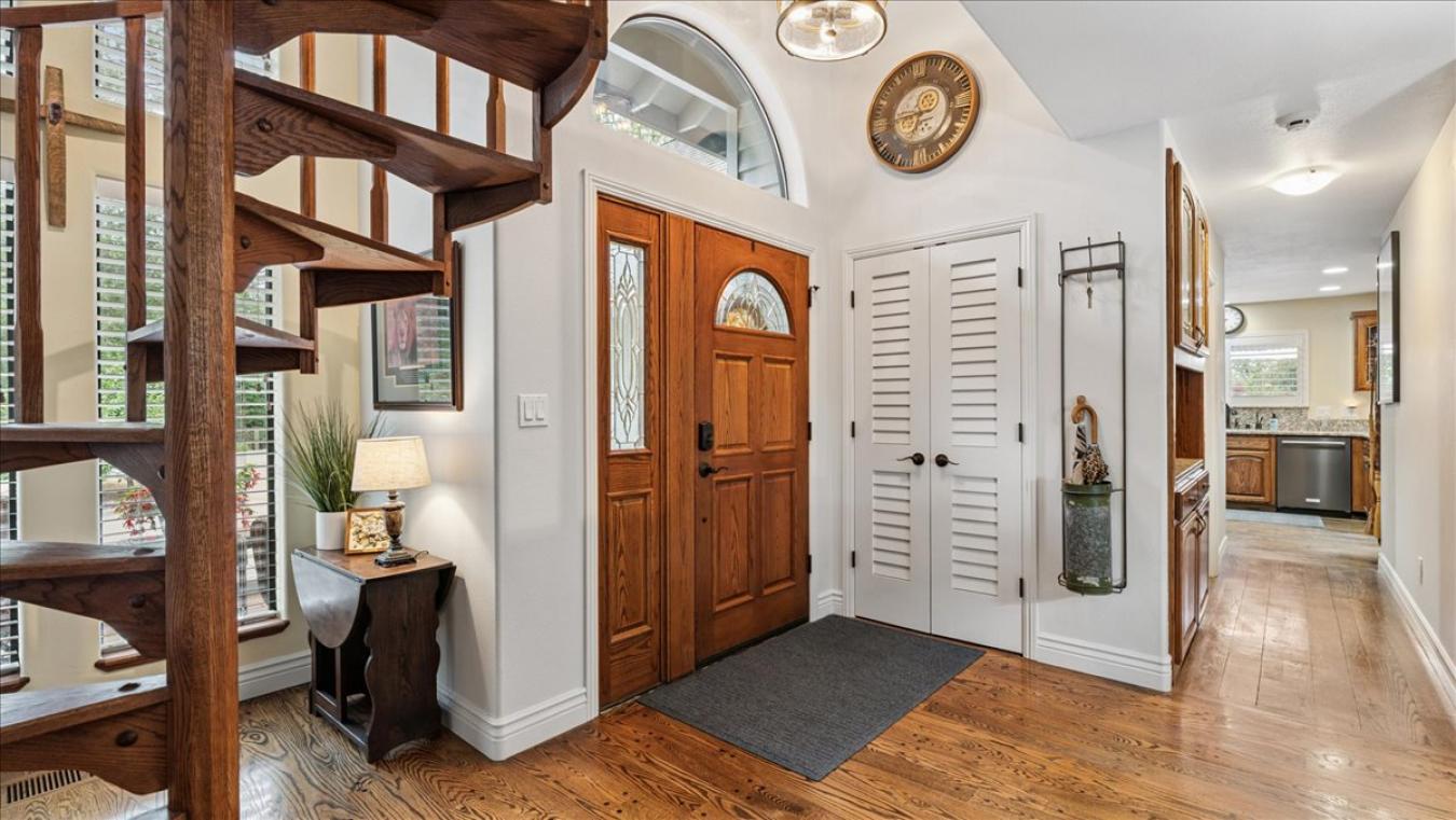 Colfax, Placer, 95713, United States, 4 Bedrooms Bedrooms, ,3 BathroomsBathrooms,Residential,For Sale,1900302