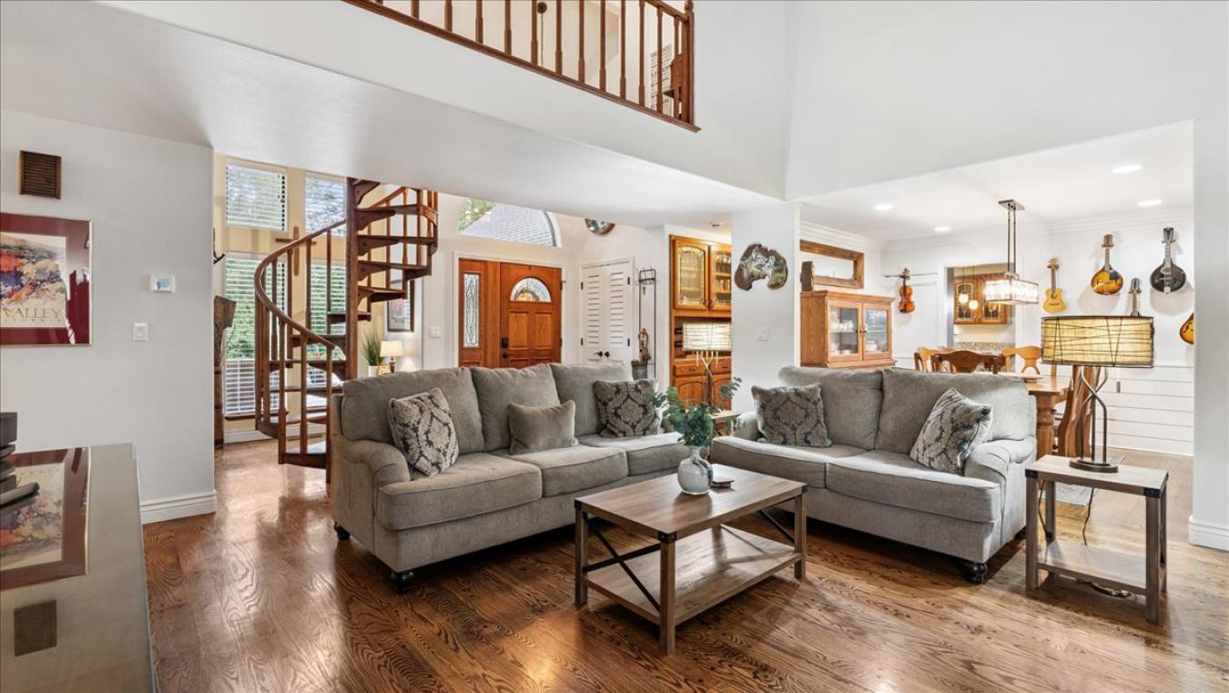 Colfax, Placer, 95713, United States, 4 Bedrooms Bedrooms, ,3 BathroomsBathrooms,Residential,For Sale,1900302