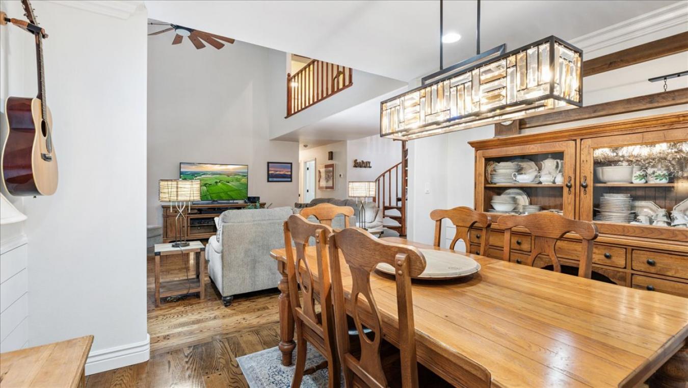 Colfax, Placer, 95713, United States, 4 Bedrooms Bedrooms, ,3 BathroomsBathrooms,Residential,For Sale,1900302