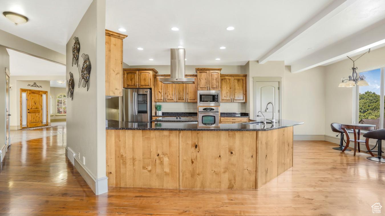 Bountiful, Utah, 84010, United States, 6 Bedrooms Bedrooms, ,6 BathroomsBathrooms,Residential,For Sale,1900300