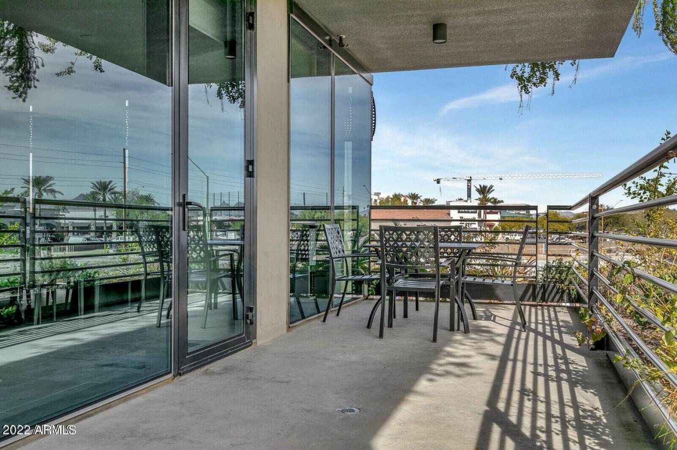 EV CHARGER EQUIPPED, LOCATED IN THE DESIRABLE OWNERS BUILDING- Enjoy u – image 18