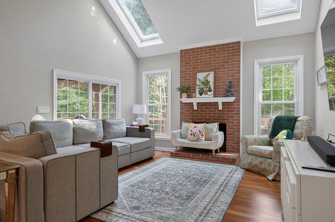 Fairfax Station, Fairfax, 22039, United States, 5 Bedrooms Bedrooms, ,3 BathroomsBathrooms,Residential,For Sale,1902908