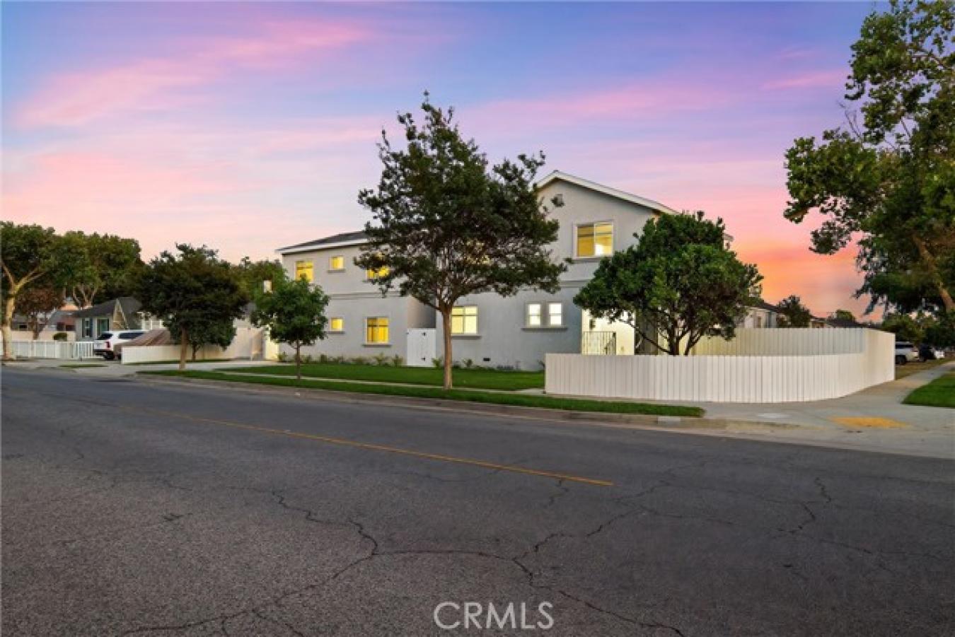 Lakewood, Los Angeles, 90712, United States, 9 Bedrooms Bedrooms, ,7 BathroomsBathrooms,Residential,For Sale,1902907
