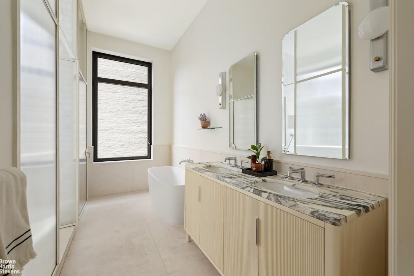 Park Slope, New York, 11215, United States, 3 Bedrooms Bedrooms, ,2 BathroomsBathrooms,Residential,For Sale,1919334