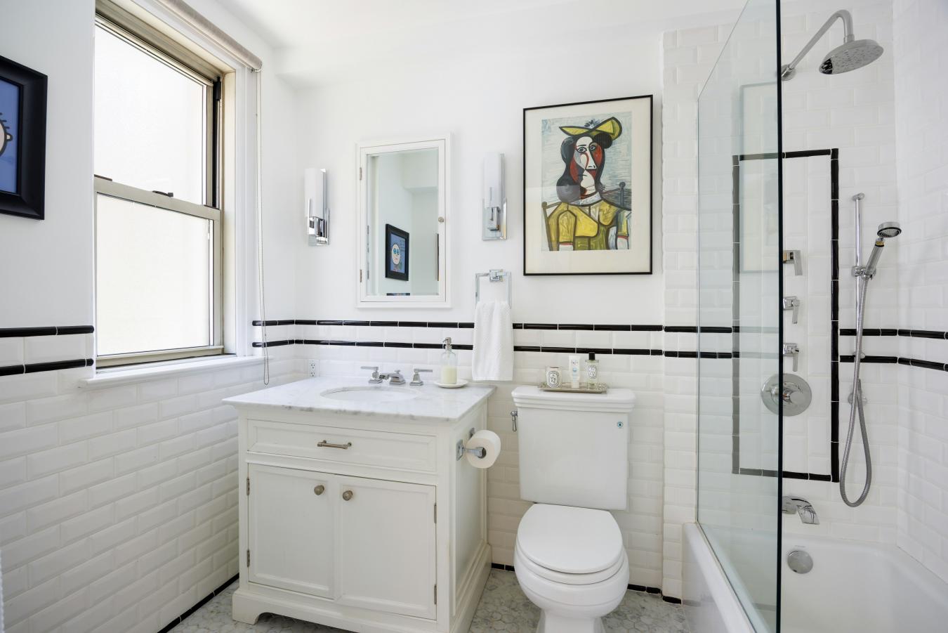 Gramercy Park, New York, 10010, United States, 3 Bedrooms Bedrooms, ,2 BathroomsBathrooms,Residential,For Sale,1900277
