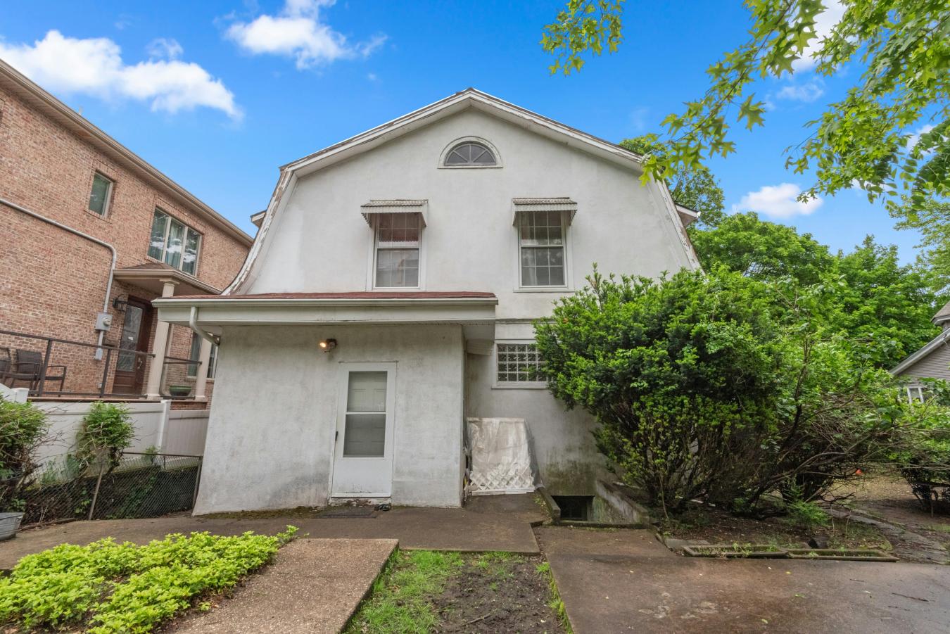 Edgewater, New Jersey, 07020, United States, 4 Bedrooms Bedrooms, ,3 BathroomsBathrooms,Residential,For Sale,1900271