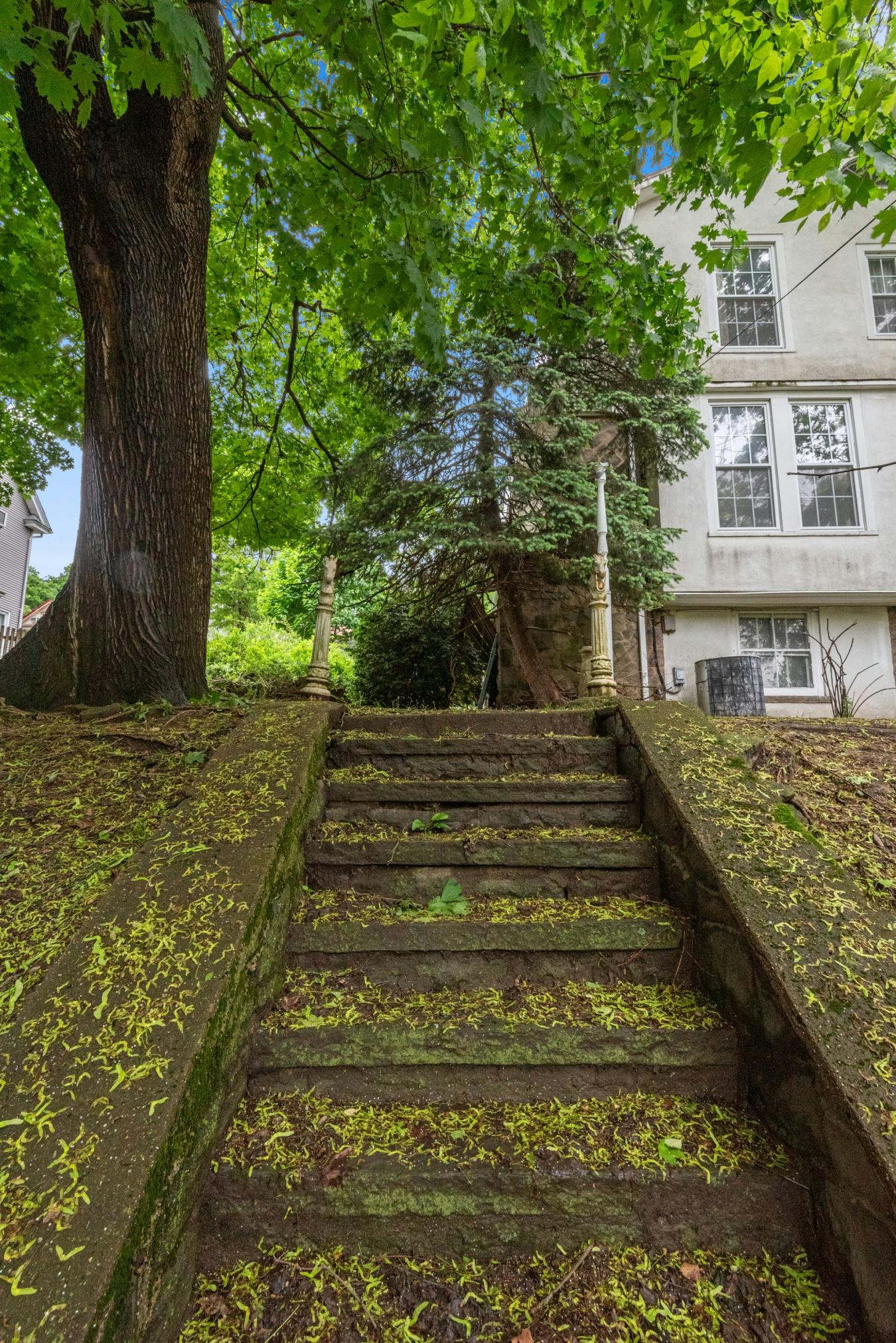 Edgewater, New Jersey, 07020, United States, 4 Bedrooms Bedrooms, ,3 BathroomsBathrooms,Residential,For Sale,1900271