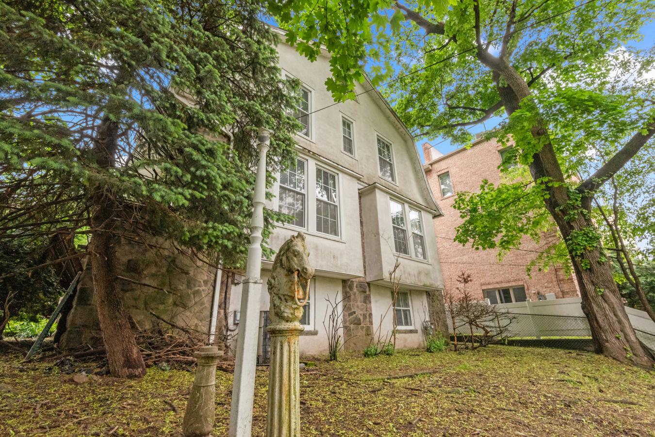 Edgewater, New Jersey, 07020, United States, 4 Bedrooms Bedrooms, ,3 BathroomsBathrooms,Residential,For Sale,1900271