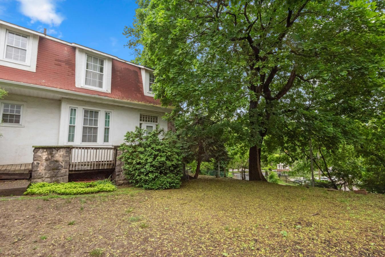 Edgewater, New Jersey, 07020, United States, 4 Bedrooms Bedrooms, ,3 BathroomsBathrooms,Residential,For Sale,1900271