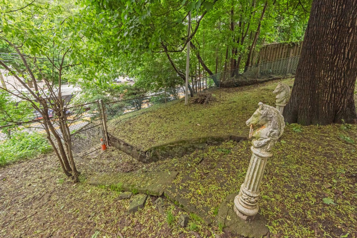 Edgewater, New Jersey, 07020, United States, 4 Bedrooms Bedrooms, ,3 BathroomsBathrooms,Residential,For Sale,1900271