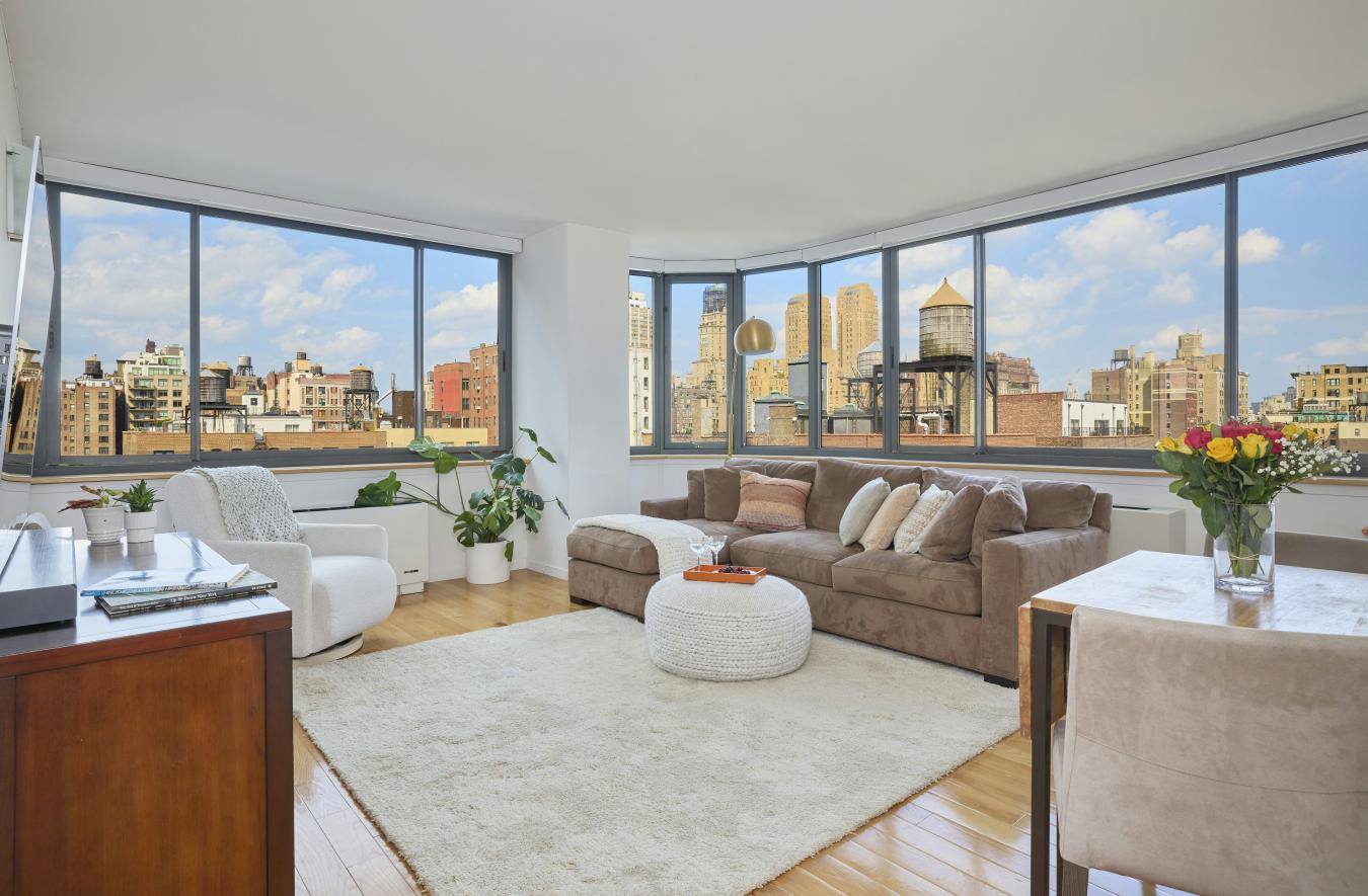 New York, New York, 10023, United States, 2 Bedrooms Bedrooms, ,1 BathroomBathrooms,Residential,For Sale,1900265