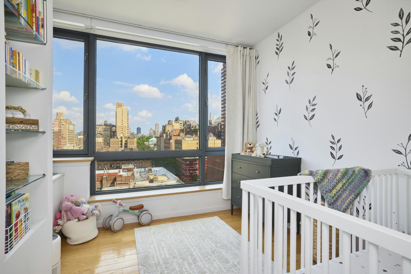 New York, New York, 10023, United States, 2 Bedrooms Bedrooms, ,1 BathroomBathrooms,Residential,For Sale,1900265