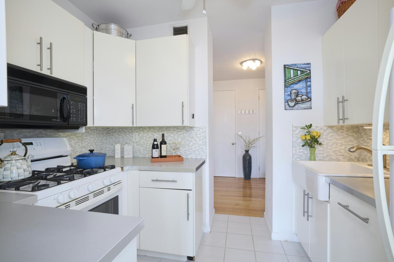 New York, New York, 10023, United States, 2 Bedrooms Bedrooms, ,1 BathroomBathrooms,Residential,For Sale,1900265