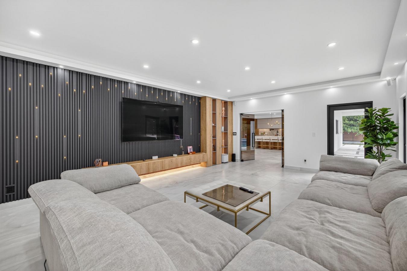 Fort Lauderdale, Broward, 33312, United States, 6 Bedrooms Bedrooms, ,6 BathroomsBathrooms,Residential,For Sale,1910069