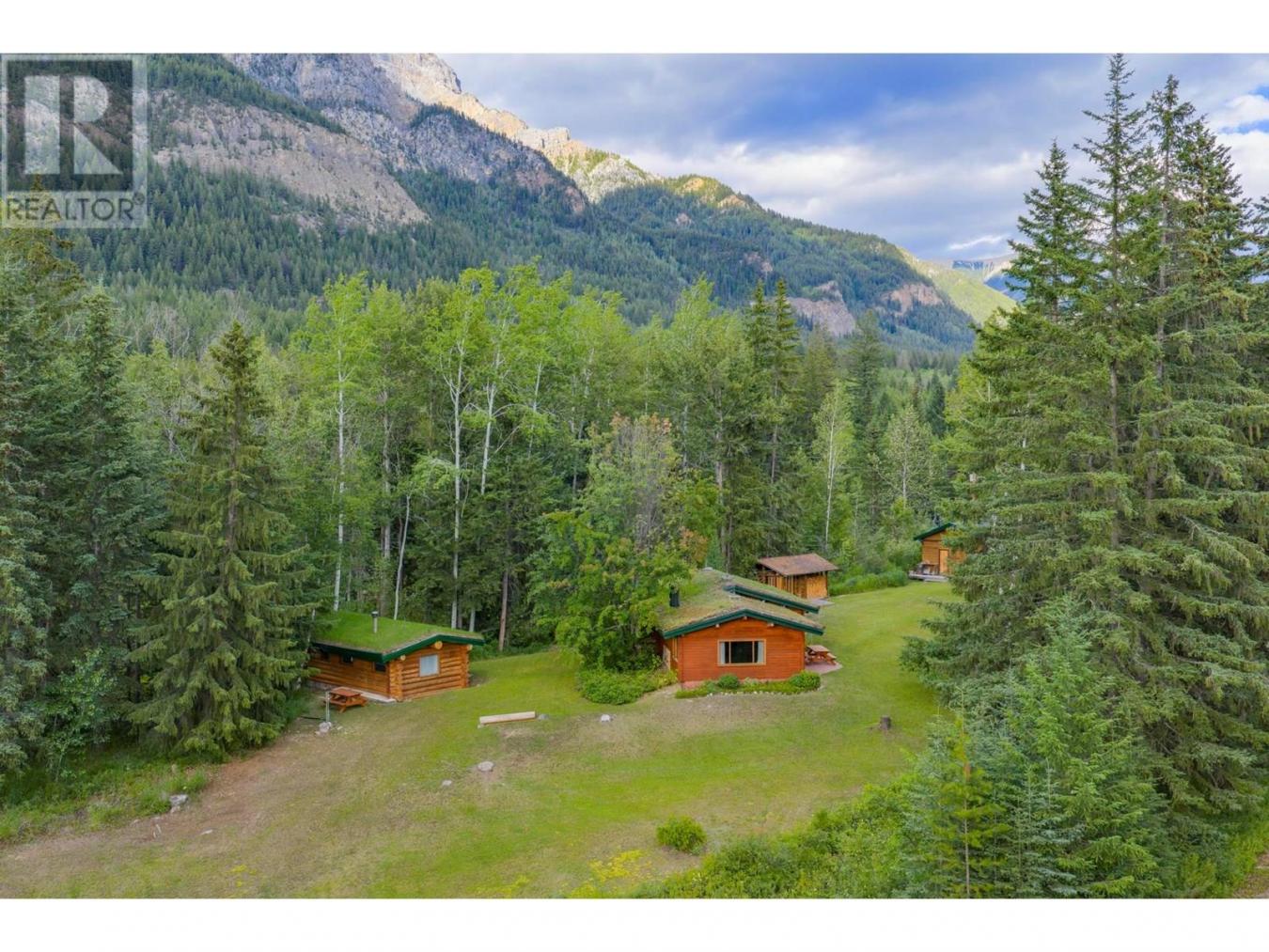 Golden, BC, V0A1H7, Canada, 3 Bedrooms Bedrooms, ,1 BathroomBathrooms,Residential,For Sale,1902900