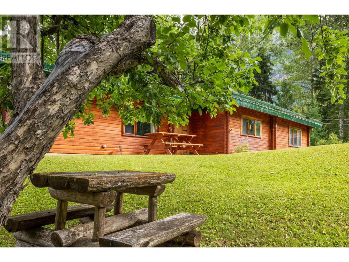 Golden, BC, V0A1H7, Canada, 3 Bedrooms Bedrooms, ,1 BathroomBathrooms,Residential,For Sale,1902900