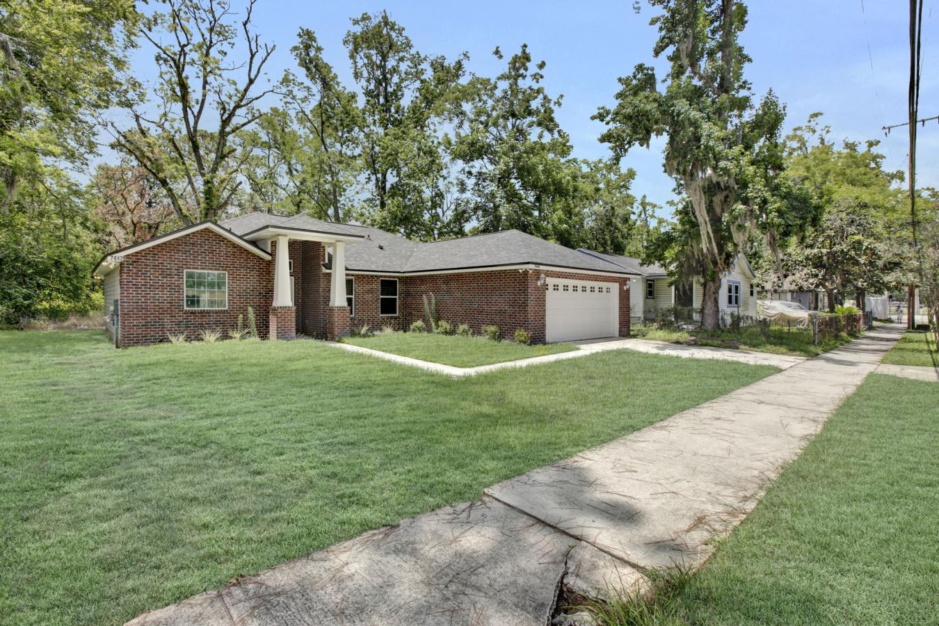 Stunning New Construction Home - Move-In Ready! Welcome home! A beauti – image 2