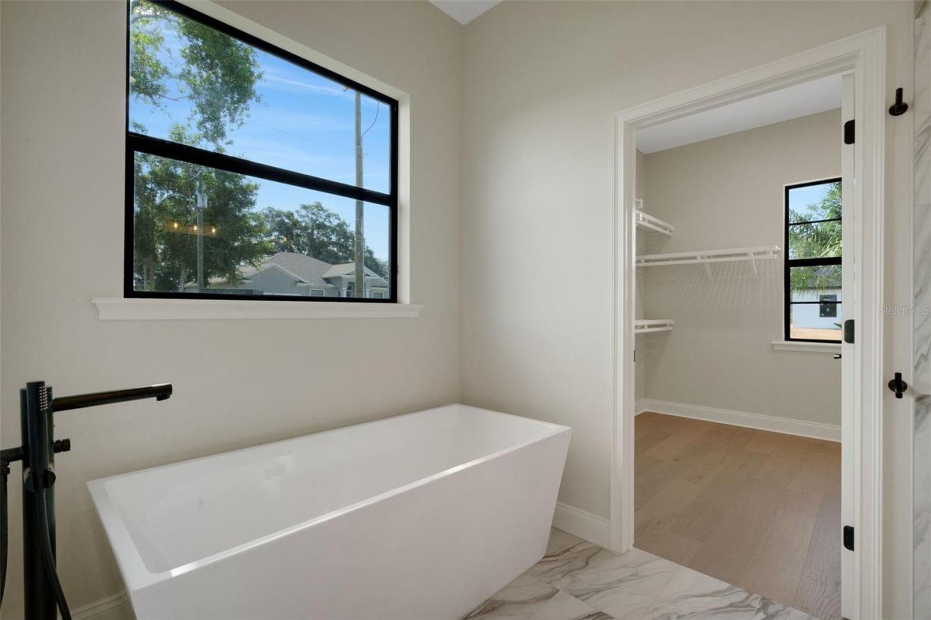 LAKELAND, Polk, 33812, United States, 4 Bedrooms Bedrooms, ,3 BathroomsBathrooms,Residential,For Sale,1929571