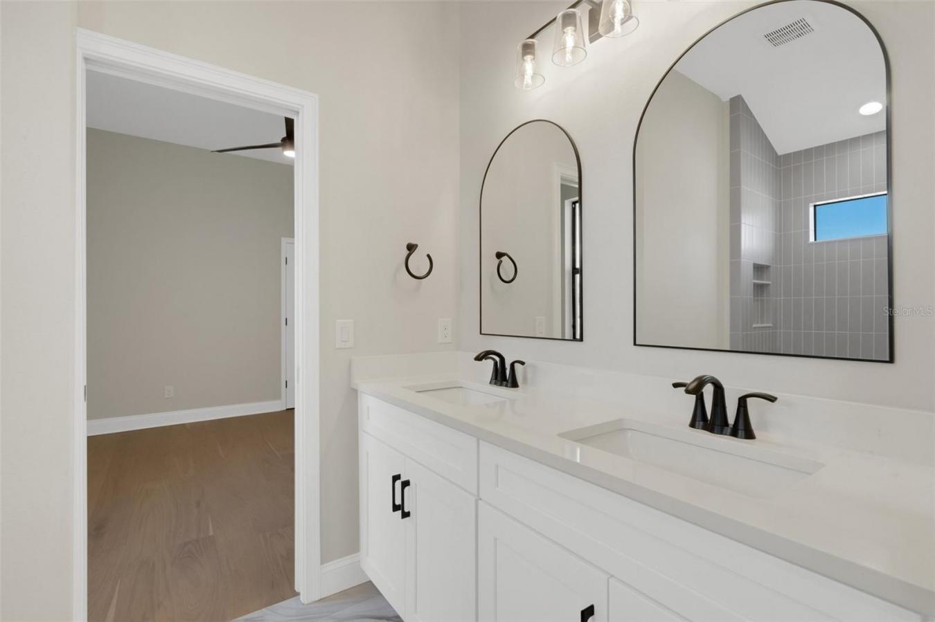 LAKELAND, Polk, 33812, United States, 4 Bedrooms Bedrooms, ,3 BathroomsBathrooms,Residential,For Sale,1929571