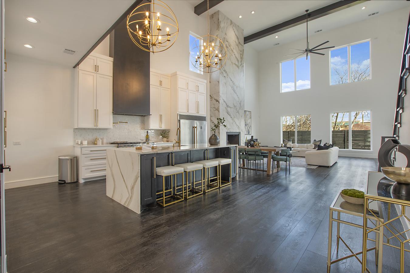 Dallas, Dallas, 75208, United States, 5 Bedrooms Bedrooms, ,5 BathroomsBathrooms,Residential,For Sale,1902895