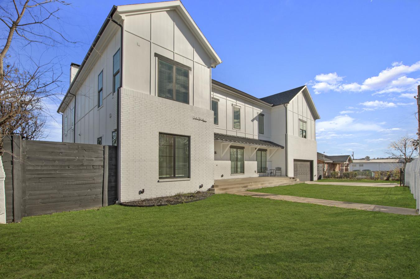 Dallas, Dallas, 75208, United States, 5 Bedrooms Bedrooms, ,5 BathroomsBathrooms,Residential,For Sale,1902895