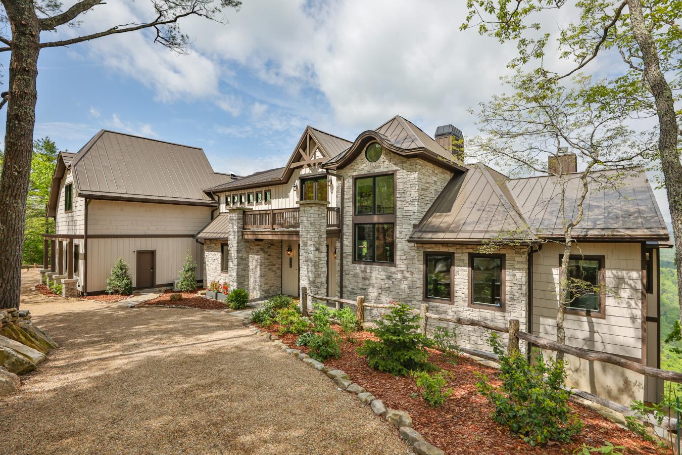 Cashiers, Jackson, 28717, United States, 4 Bedrooms Bedrooms, ,4 BathroomsBathrooms,Residential,For Sale,1907939