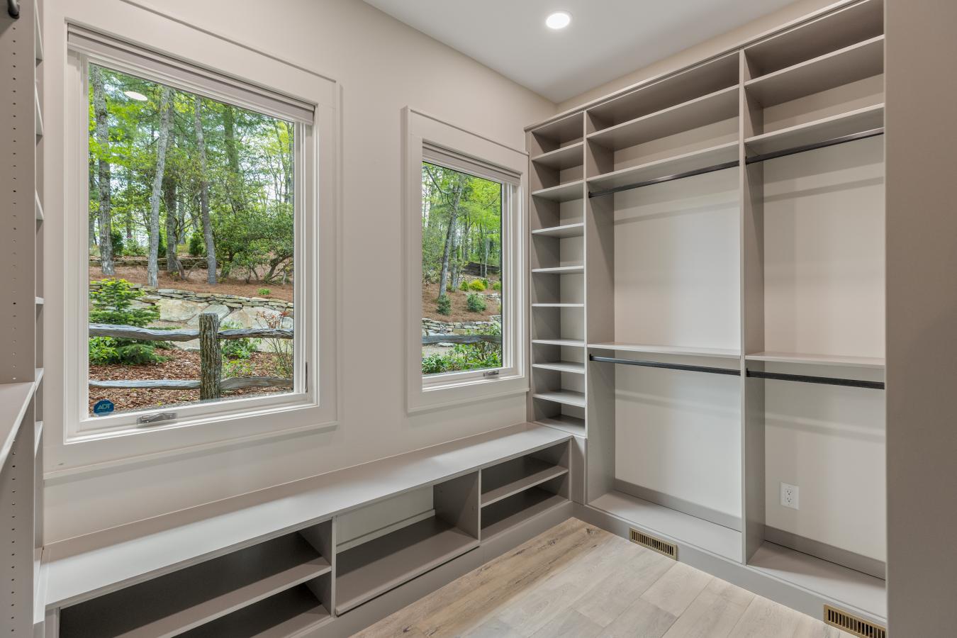 Cashiers, Jackson, 28717, United States, 4 Bedrooms Bedrooms, ,4 BathroomsBathrooms,Residential,For Sale,1907939