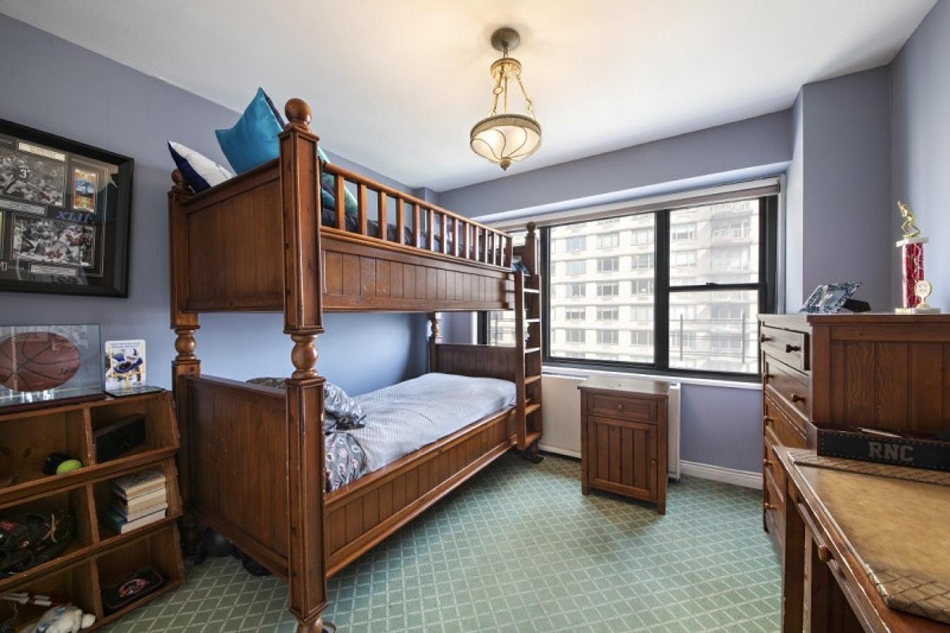 New York, New York, 10075, United States, 4 Bedrooms Bedrooms, ,2 BathroomsBathrooms,Residential,For Sale,1964435