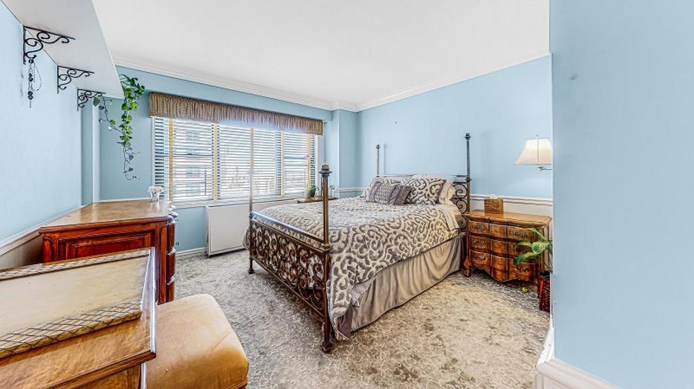 New York, New York, 10075, United States, 4 Bedrooms Bedrooms, ,2 BathroomsBathrooms,Residential,For Sale,1964435