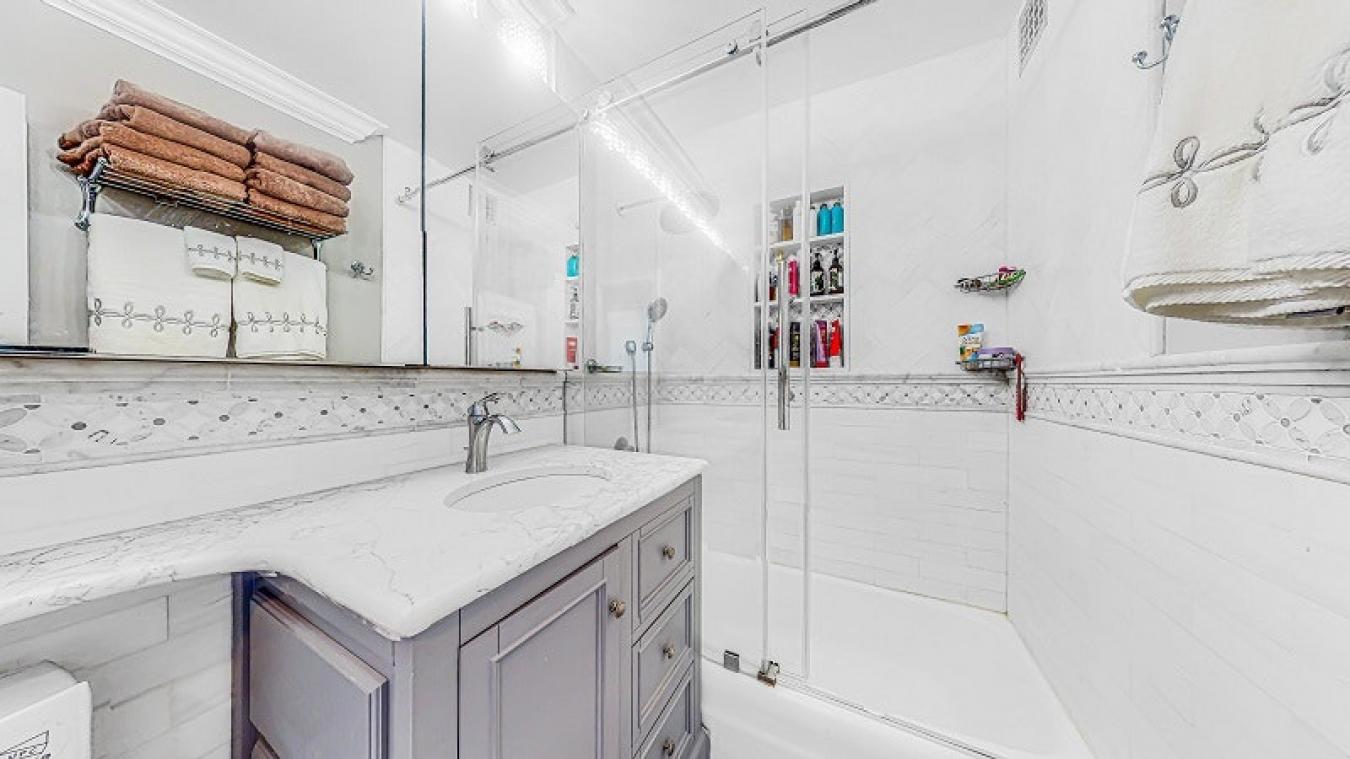 New York, New York, 10075, United States, 4 Bedrooms Bedrooms, ,2 BathroomsBathrooms,Residential,For Sale,1964435