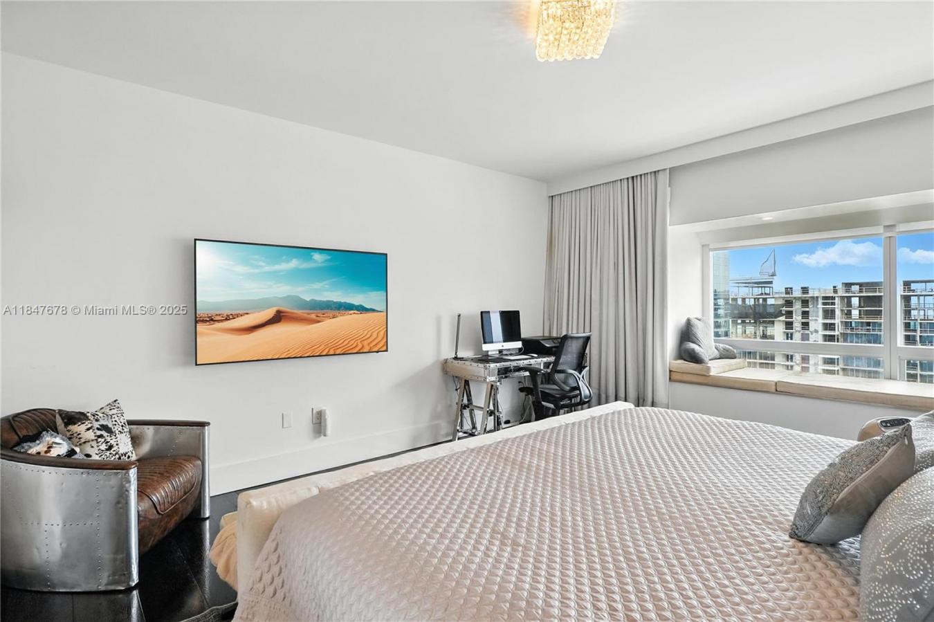 Miami, Florida, 33131, United States, 2 Bedrooms Bedrooms, ,2 BathroomsBathrooms,Residential,For Sale,1902886