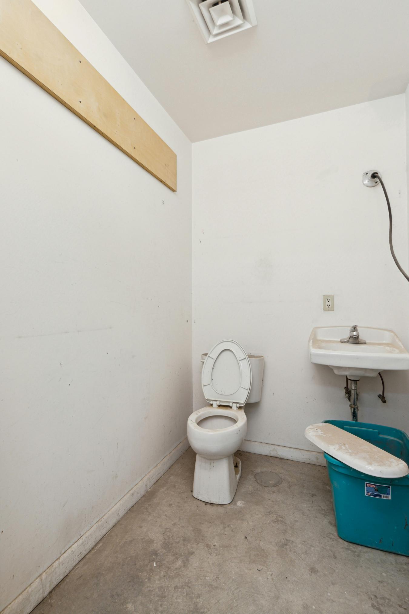 Harlem, New York, 10026, United States, ,1 BathroomBathrooms,Residential,For Sale,1902883