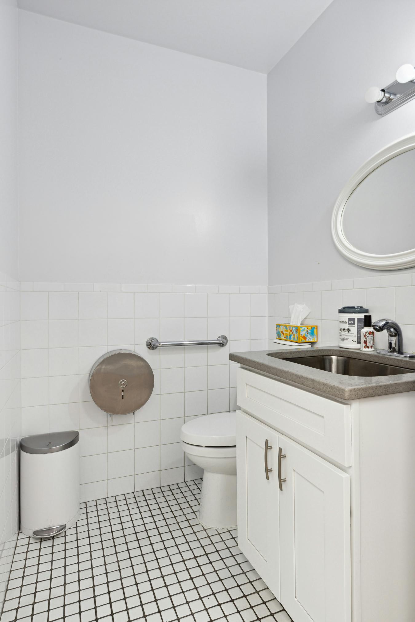 Harlem, New York, 10026, United States, ,1 BathroomBathrooms,Residential,For Sale,1902883