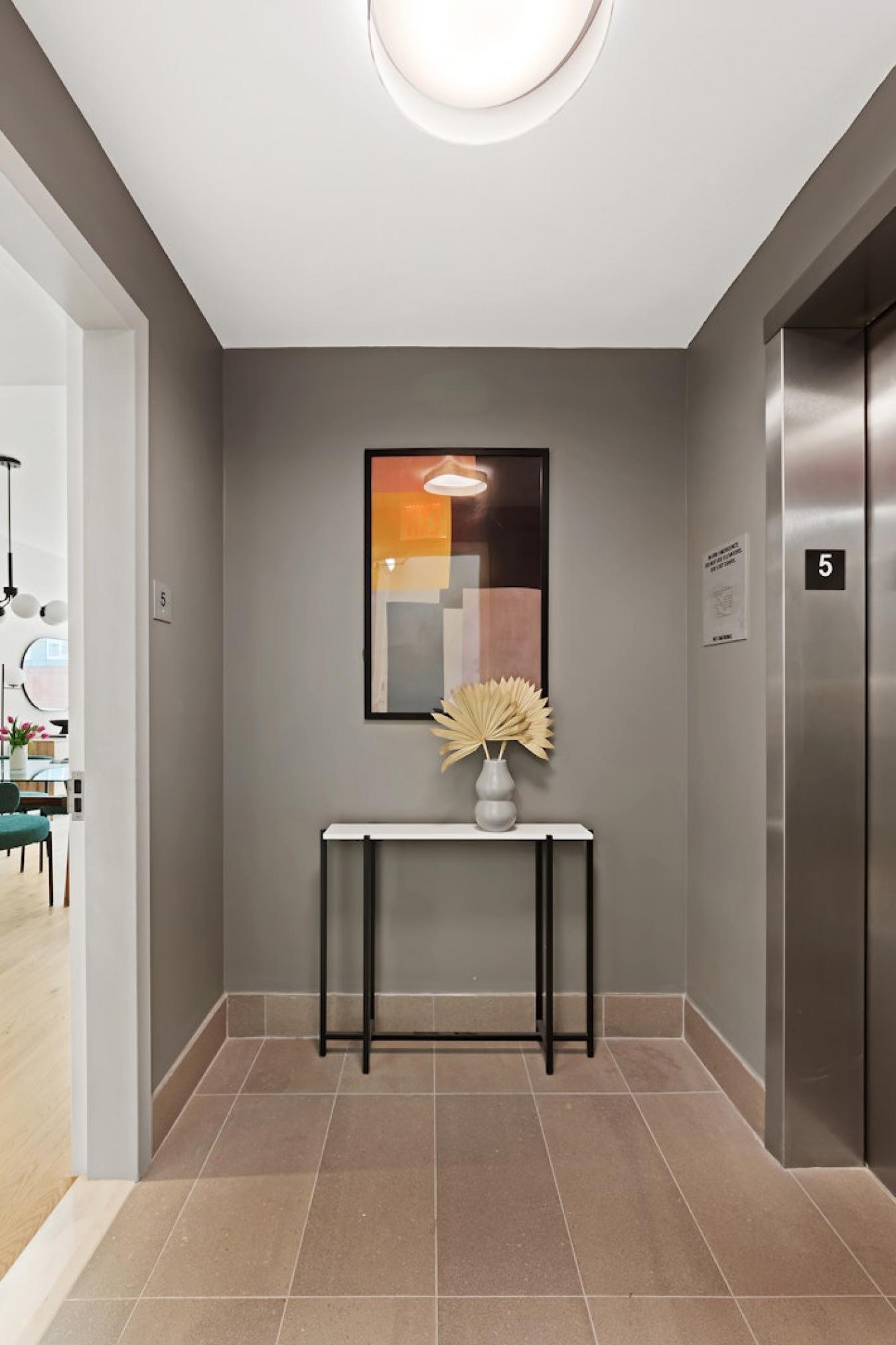 Central Harlem, New York, 10027, United States, 3 Bedrooms Bedrooms, ,2 BathroomsBathrooms,Residential,For Sale,1902881