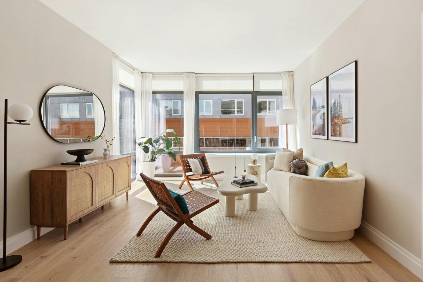 Central Harlem, New York, 10027, United States, 3 Bedrooms Bedrooms, ,2 BathroomsBathrooms,Residential,For Sale,1902881