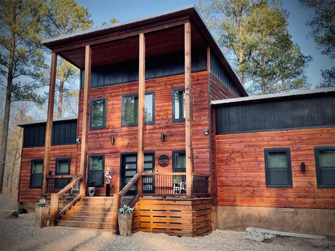 Broken Bow, McCurtain, 74728, United States, 2 Bedrooms Bedrooms, ,2 BathroomsBathrooms,Residential,For Sale,1902878