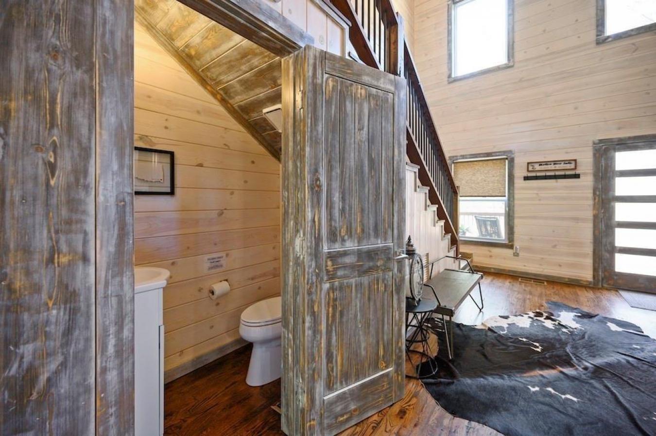 Broken Bow, McCurtain, 74728, United States, 2 Bedrooms Bedrooms, ,2 BathroomsBathrooms,Residential,For Sale,1902878
