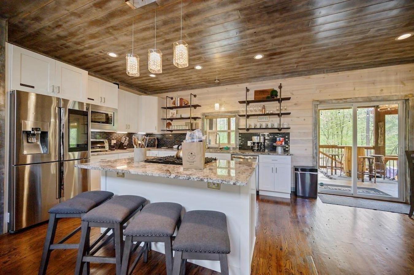 Broken Bow, McCurtain, 74728, United States, 2 Bedrooms Bedrooms, ,2 BathroomsBathrooms,Residential,For Sale,1902878
