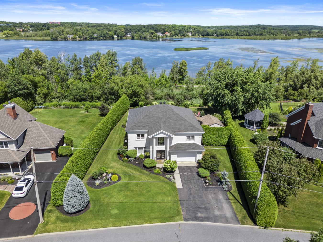 Granby, Estrie, J2H2J7, Canada, 4 Bedrooms Bedrooms, ,2 BathroomsBathrooms,Residential,For Sale,1902876