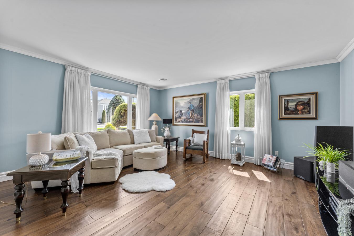 Granby, Estrie, J2H2J7, Canada, 4 Bedrooms Bedrooms, ,2 BathroomsBathrooms,Residential,For Sale,1902876